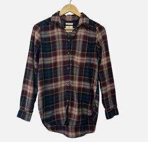 American Eagle Women's Small Boyfriend Fit Blue Burgundy Plaid Button up Flannel